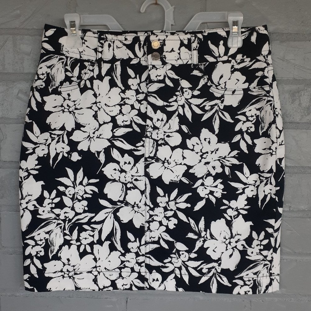 Chaps Black & White Floral Skirt